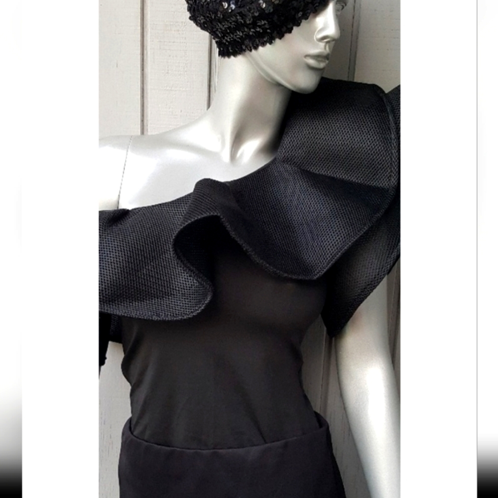 Chic Black Ruffled One-Shoulder Bodysuit - Picture 2 of 4
